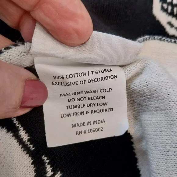 Mortar & Bone Skull Throw Blanket Black White Red Metallic 64" x 52" Reversible - Picture 12 of 12